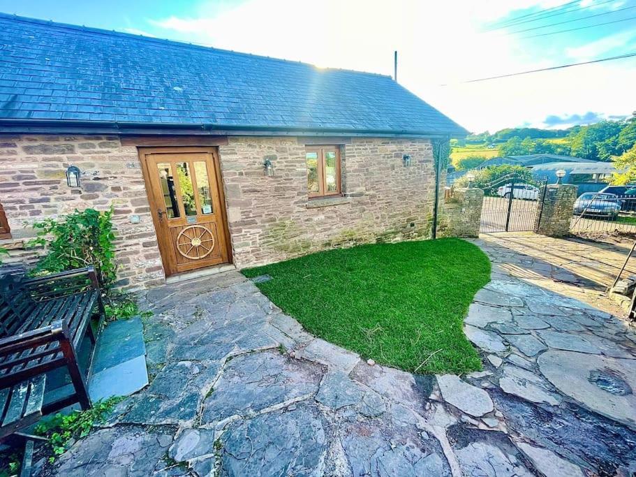 Stone Built Barn In A Beautiful Rural Setting Villa Llangwm-Isaf Dış mekan fotoğraf