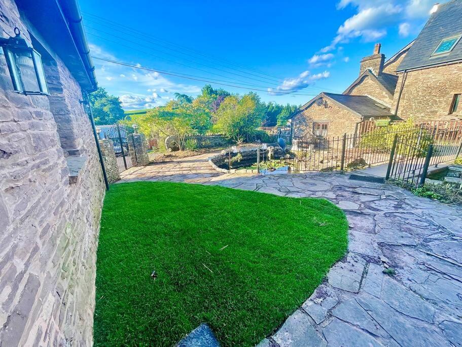 Stone Built Barn In A Beautiful Rural Setting Villa Llangwm-Isaf Dış mekan fotoğraf